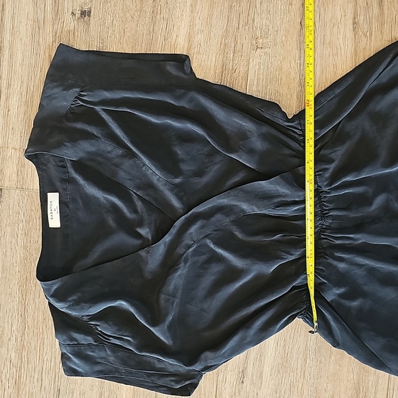 Aritzia Babaton Corbett Romper Black Silk Short Sleeve Size Medium - Picture 7 of 10